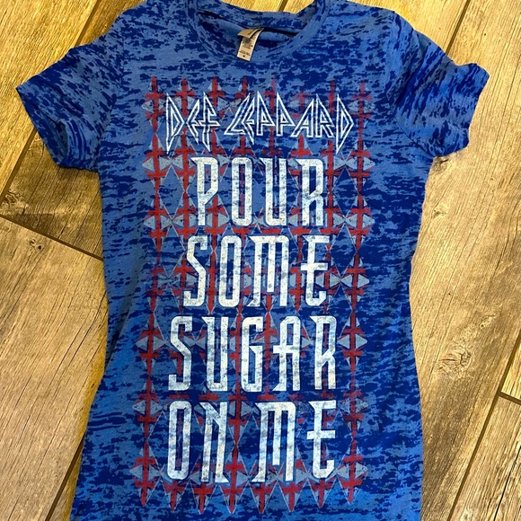 Next Level Apparel Tops - Def Leppard shirt, size M